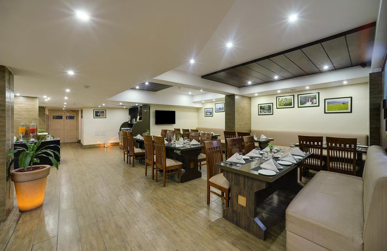 西河尼特休憩酒店 古瓦哈提 外观 照片